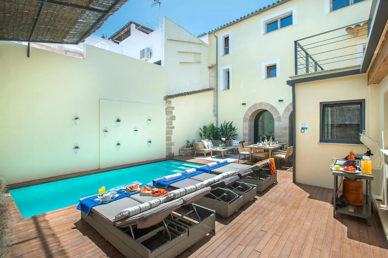 Owl Booking Villa Alvarez - Luxury Retreat In The Old Town Польенса