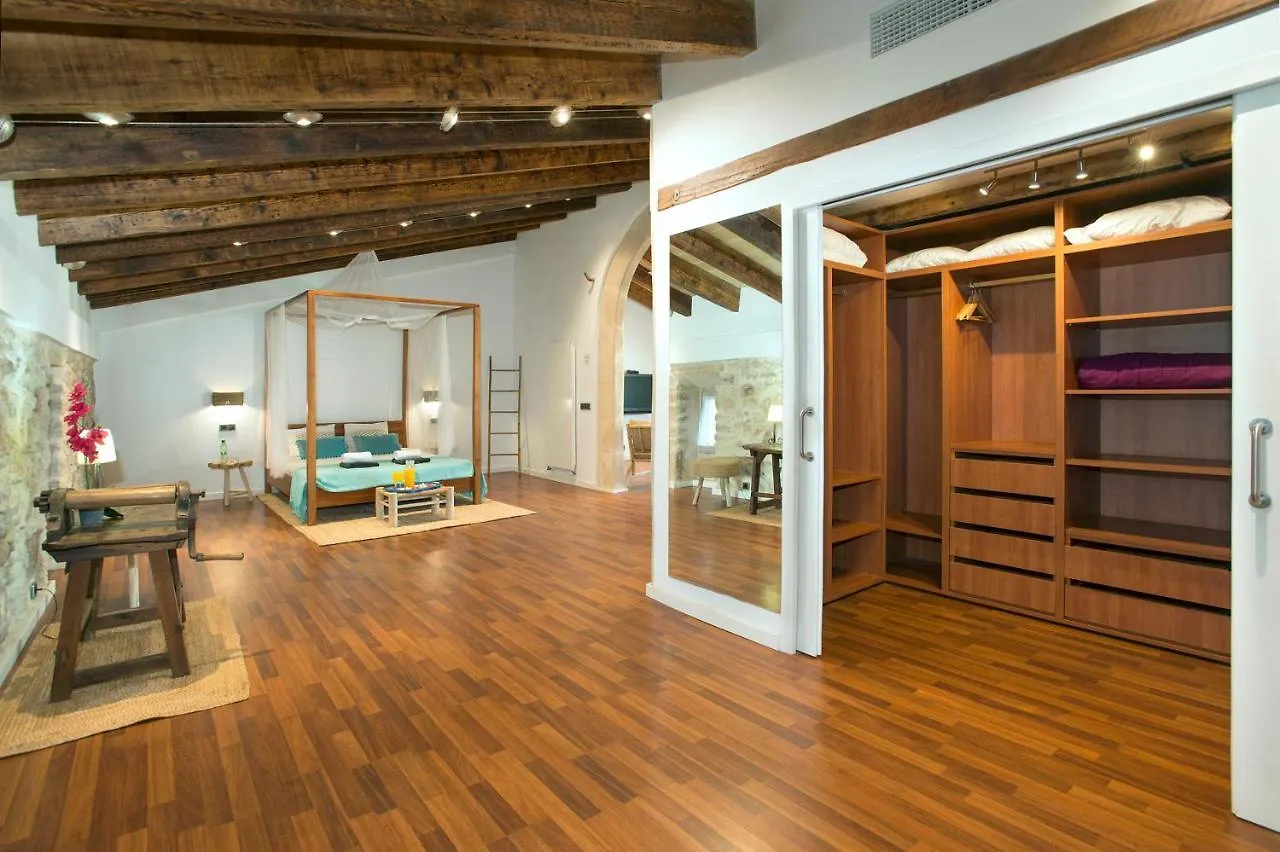 Owl Booking Villa Alvarez - Luxury Retreat In The Old Town Польенса