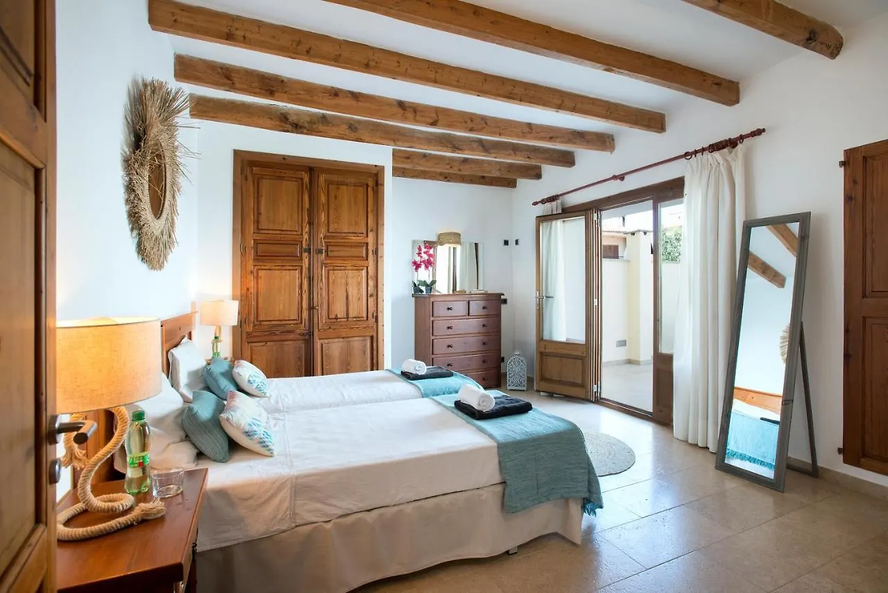 Owl Booking Villa Alvarez - Luxury Retreat In The Old Town Польенса